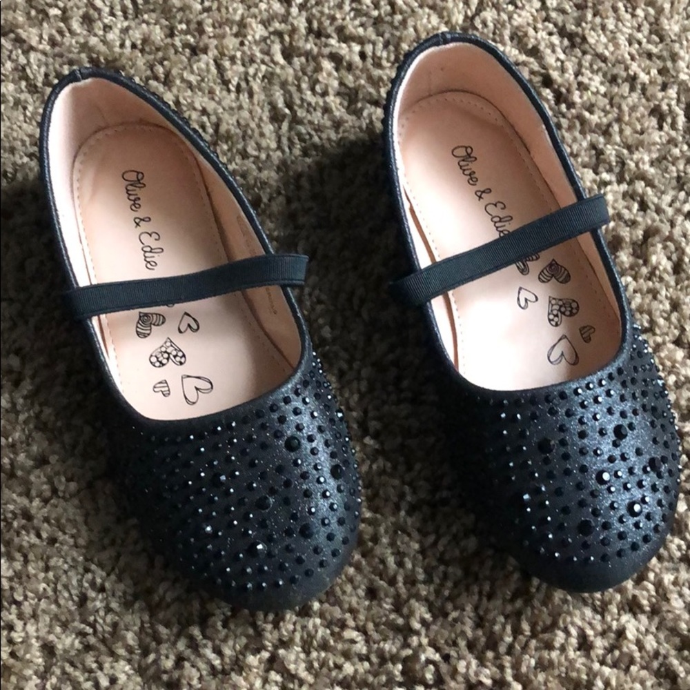 Black dress shoes